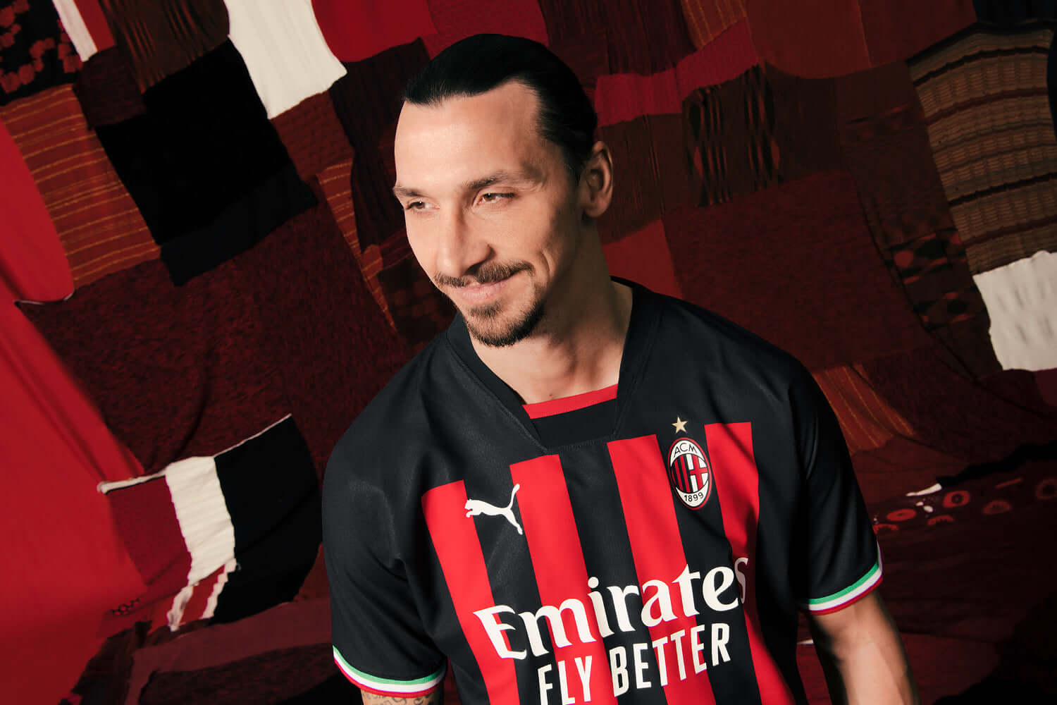 ac milan new kit.jpg