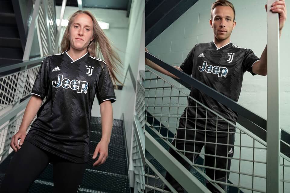 juventus 2022 kit.jpg